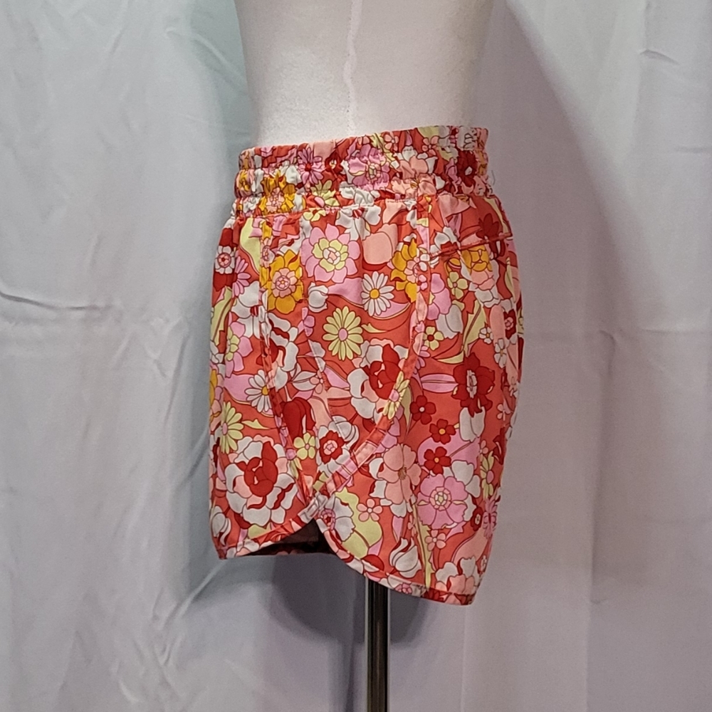 Avia Women's Multi-Colored Floral Lined Athletic Shorts Size Medium (8-10) EUC - Picture 9 of 13